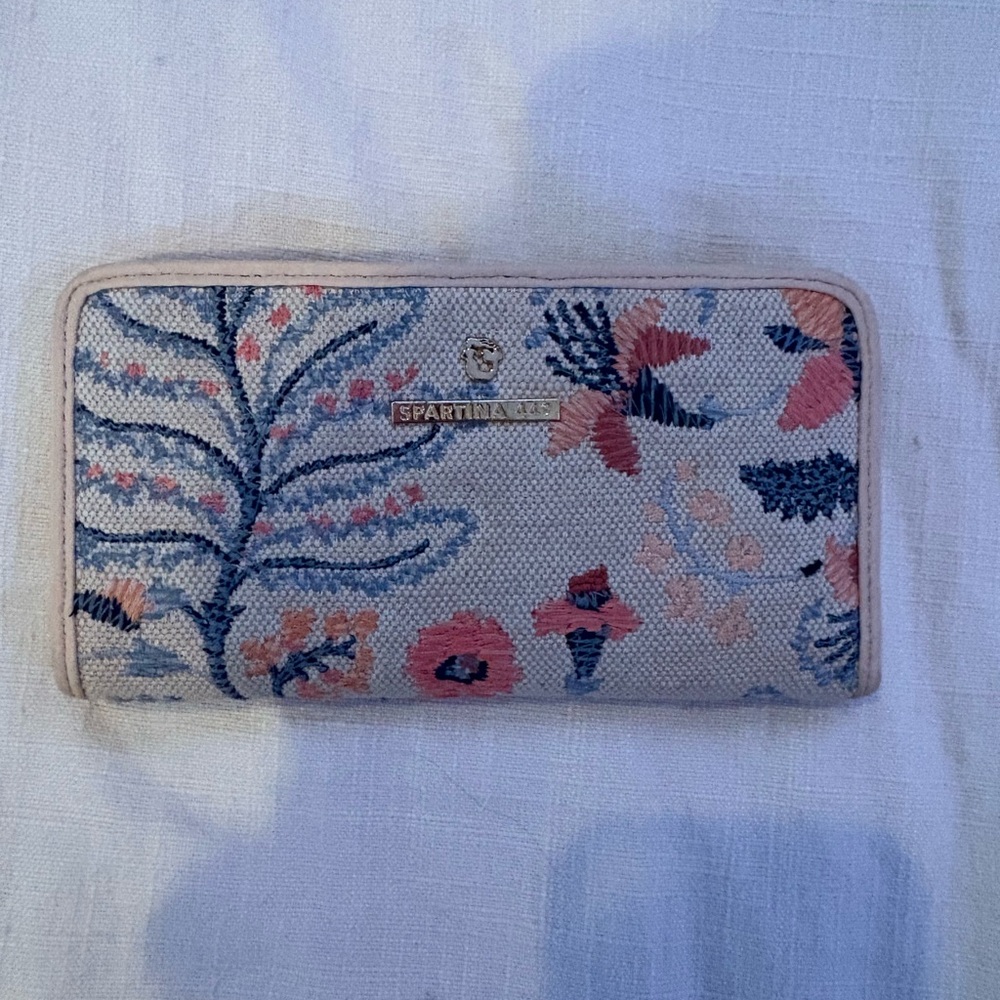 Spartina 449 Bifold Wallet Bellinger Floral Branch